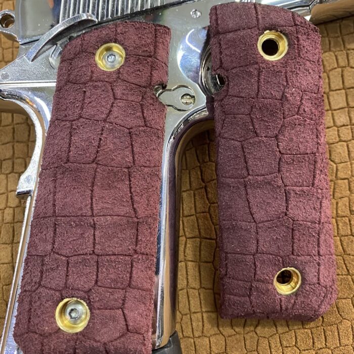 Stonewall &Amp; Comfort Beechwood Grips - Textured Confidence For Your 1911 - Image 2