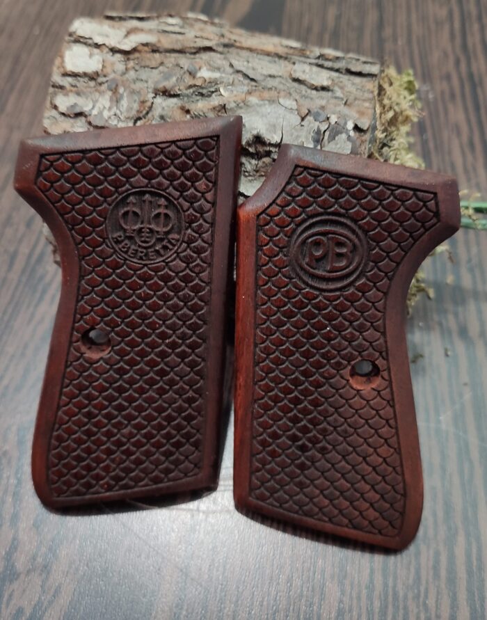 Beech Wood Beretta Grip For Beretta 51 52 - Scaled Pattern With Emblem - Image 2